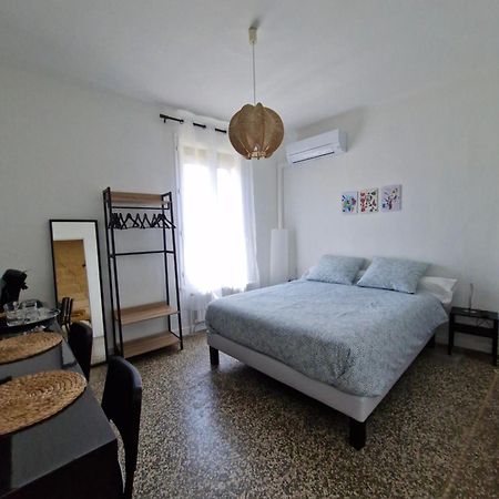 Chambre Sommières Екстериор снимка
